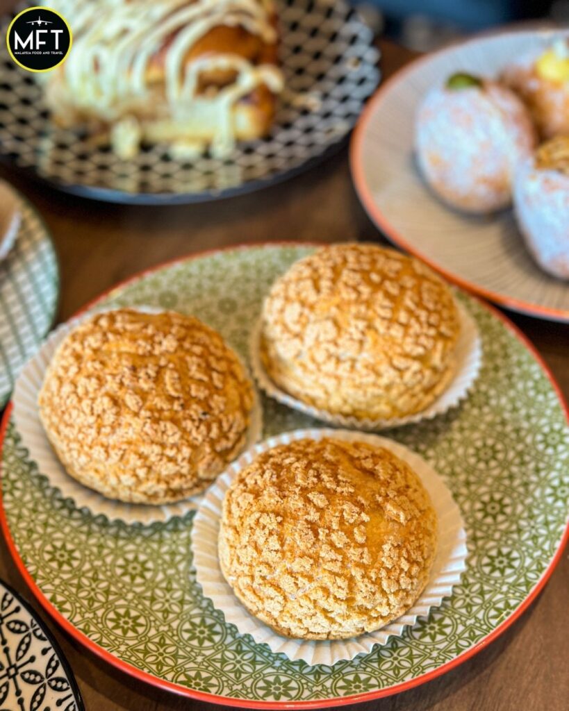 Dessert: Japanese cream puff